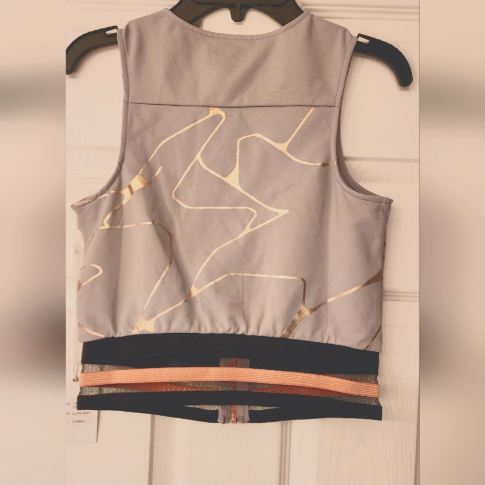 LIME & VINE Thea Swirl Slate Gray Cropped Zip-Up Vest. Size XS - Picture 4 of 10